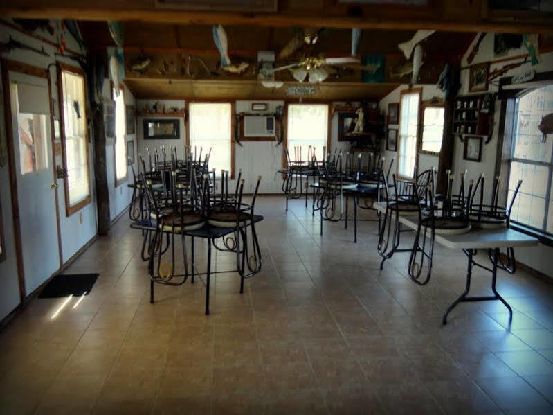 Lone Oak Ranch & Retreat Hotel Gainesville Exterior foto